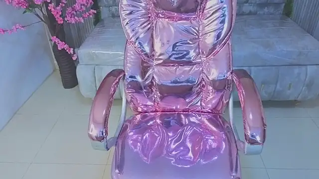 salome stockman s online show from December 21, 1:18 pm