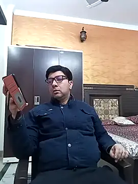 Snapshot of innocentboy1987 chatting on February 16, 4:31 am innocentboy1987 online show from February 16, 4:31 am