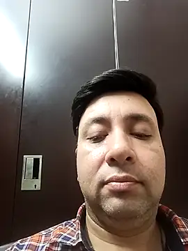 innocentboy1987 online show from February 26, 3:49 am