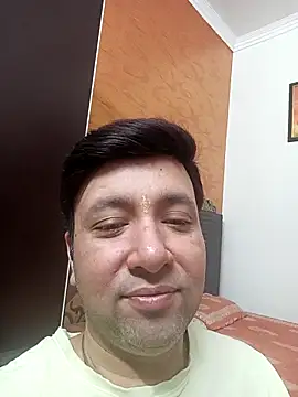 innocentboy1987 online show from March 9, 3:43 am