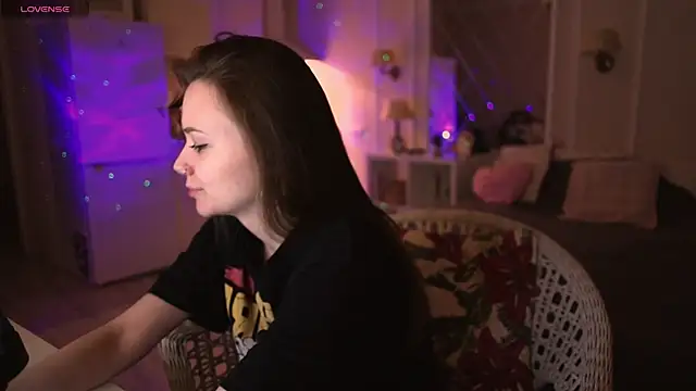 Snapshot of alexa_feels_ chatting on March 21, 4:51 pm alexa feels online show from March 21, 4:51 pm