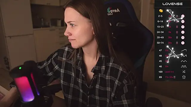 Snapshot of alexa_feels_ chatting on September 25, 4:11 pm alexa feels online show from September 25, 4:11 pm