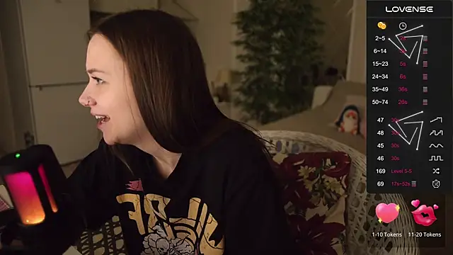 Snapshot of alexa_feels_ chatting on October 11, 6:06 pm alexa feels online show from October 11, 6:06 pm