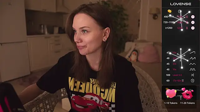 Snapshot of alexa_feels_ chatting on October 26, 6:25 pm alexa feels online show from October 26, 6:25 pm