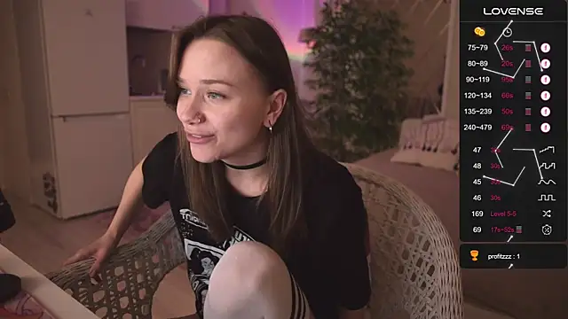 Snapshot of alexa_feels_ chatting on November 6, 4:30 pm alexa feels online show from November 6, 4:30 pm