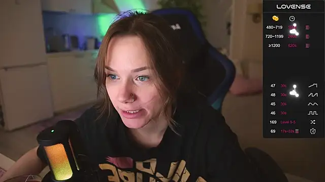 Snapshot of alexa_feels_ chatting on November 27, 3:58 pm alexa feels online show from November 27, 3:58 pm