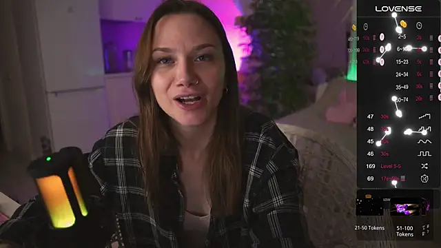 Snapshot of alexa_feels_ chatting on November 29, 6:55 pm alexa feels online show from November 29, 6:55 pm