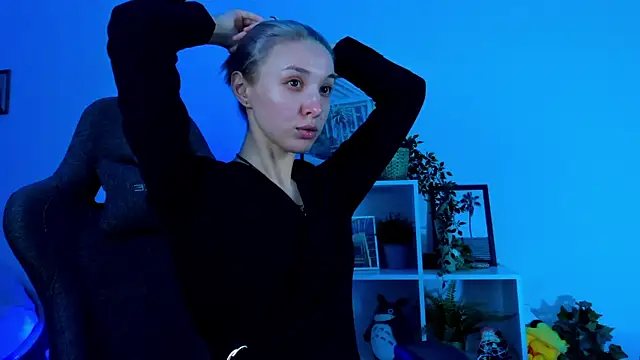 PhilippaAdamas online show from February 12, 2:43 pm