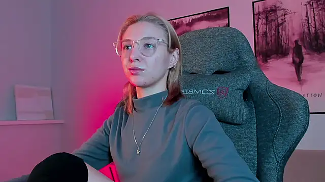 PhilippaAdamas online show from February 22, 5:44 am