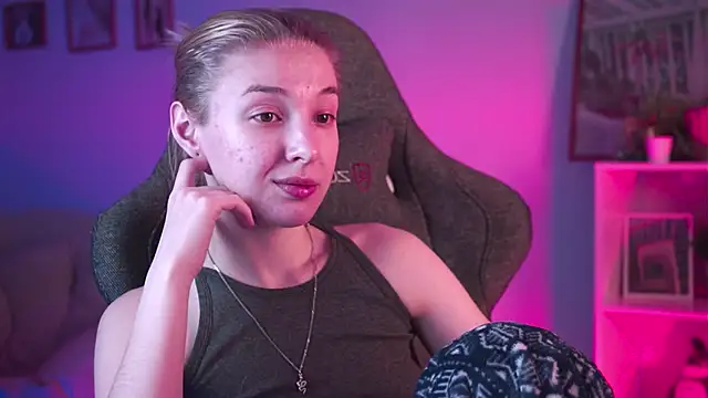 PhilippaAdamas online show from February 23, 5:56 am