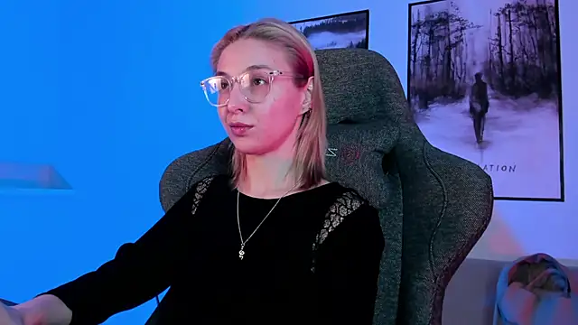 PhilippaAdamas online show from March 6, 8:52 am