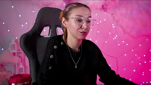 PhilippaAdamas online show from March 8, 5:49 am