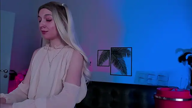 PhilippaAdamas online show from March 13, 2:38 am