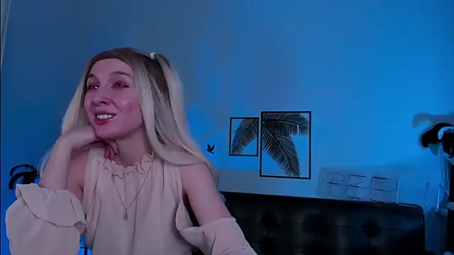 PhilippaAdamas online show from March 13, 5:43 am