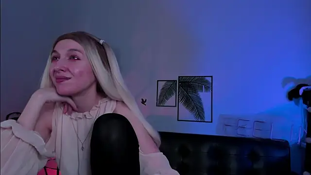 PhilippaAdamas online show from March 13, 8:48 am