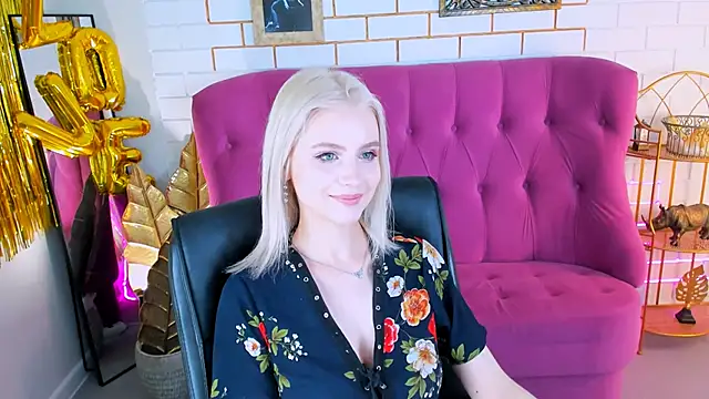 LeonaStane online show from March 5, 11:05 pm