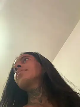 Snapshot of casalshowtime2 chatting on October 18, 10:27 am casalshowtime2 online show from October 18, 10:27 am