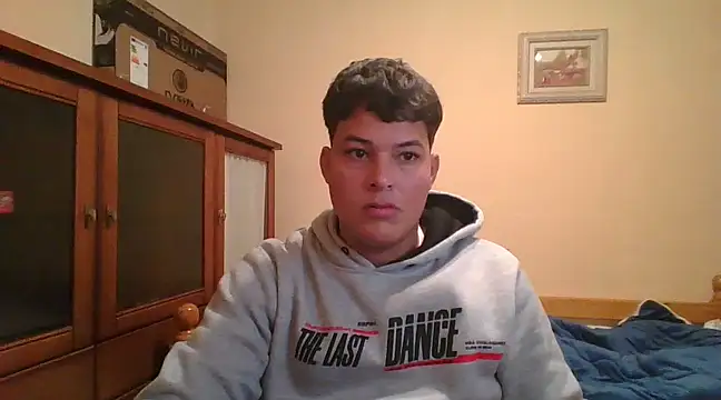 Snapshot of kjccuboy2000 chatting on February 7, 3:52 pm kjccuboy2000 online show from February 7, 3:52 pm