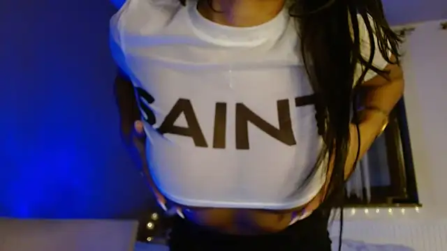 Snapshot of LittleMia_95 chatting on March 4, 4:09 pm LittleMia 95 online show from March 4, 4:09 pm