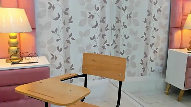 ArianaFranco online show from March 4, 1:06 pm