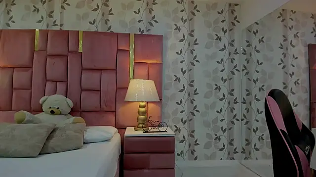 ArianaFranco online show from March 6, 1:07 pm