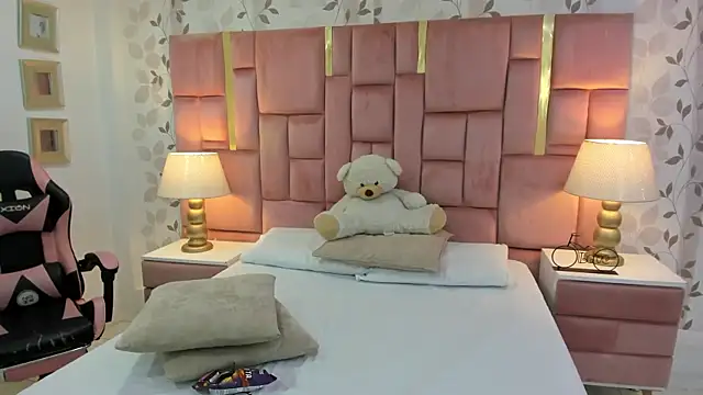 ArianaFranco online show from March 14, 4:07 am