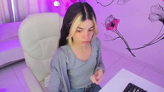 Snapshot of Isabela_Fiorelli chatting on November 27, 1:24 pm Isabela Fiorelli online show from November 27, 1:24 pm