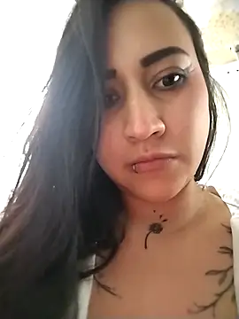 Snapshot of cherryy_bombshelll chatting on December 14, 6:34 pm cherryy bombshelll online show from December 14, 6:34 pm