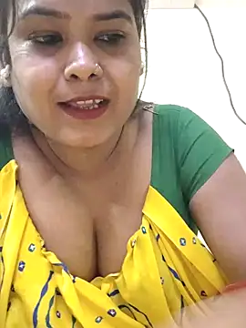 Snapshot of BOLDBEAUTY09 chatting on February 18, 1:33 pm BOLDBEAUTY09 online show from February 18, 1:33 pm