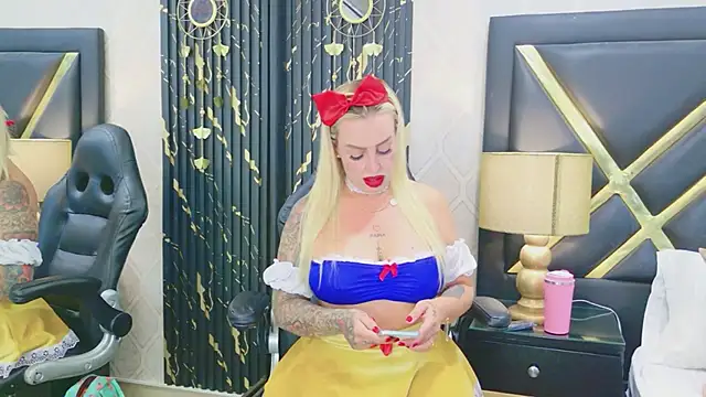 SophieWinsloow online show from April 17, 12:41 pm