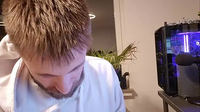 ademandjulia online show from January 11, 7:30 pm