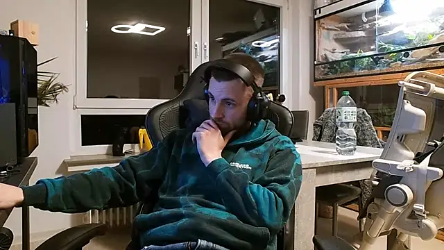 ademandjulia online show from February 19, 6:15 pm