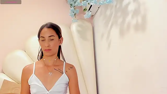 Olivia Stevens online show from February 16, 1:25 am