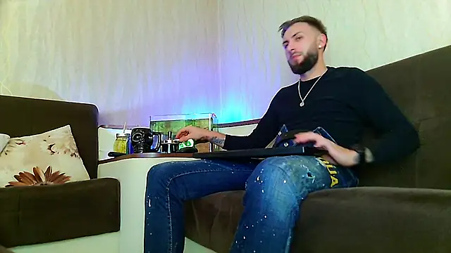 Snapshot of JamieNoxus chatting on March 7, 8:22 pm JamieNoxus online show from March 7, 8:22 pm