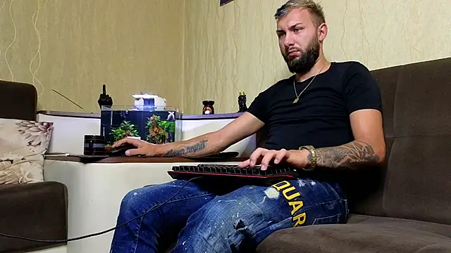 Snapshot of JamieNoxus chatting on September 10, 4:45 am JamieNoxus online show from September 10, 4:45 am