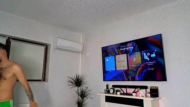 Snapshot of JamieNoxus chatting on November 18, 7:13 am JamieNoxus online show from November 18, 7:13 am