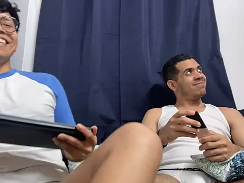 Snapshot of Billie_Bluxx chatting on February 9, 10:43 pm Billie Bluxx online show from February 9, 10:43 pm