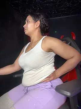 Snapshot of Carola-Ross chatting on February 24, 6:27 am Carola-Ross online show from February 24, 6:27 am