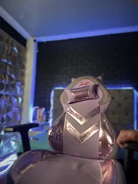 Snapshot of Carola-Ross chatting on March 2, 2:41 am Carola-Ross online show from March 2, 2:41 am