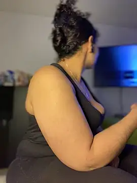 Snapshot of Carola-Ross chatting on October 28, 5:26 pm Carola-Ross online show from October 28, 5:26 pm