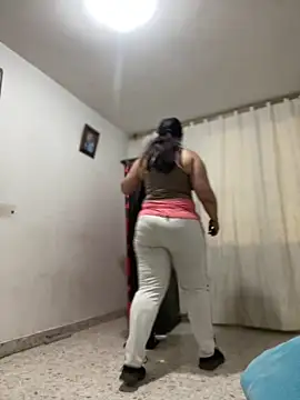 Snapshot of Carola-Ross chatting on December 4, 5:43 pm Carola-Ross online show from December 4, 5:43 pm