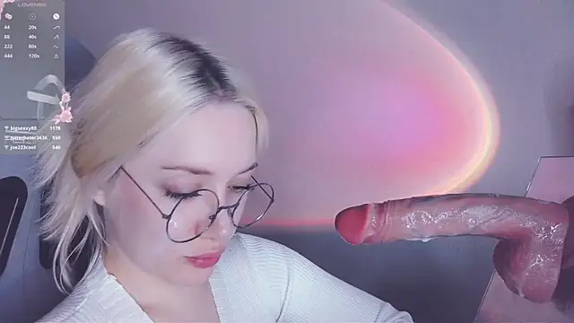 Snapshot of _chatur_babe chatting on March 22, 7:53 pm chatur babe online show from March 22, 7:53 pm