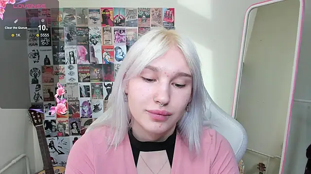 EvelinaLuu online show from April 10, 2:39 am