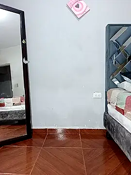 Snapshot of anahi_evans19 chatting on October 28, 10:23 pm anahi evans19 online show from October 28, 10:23 pm