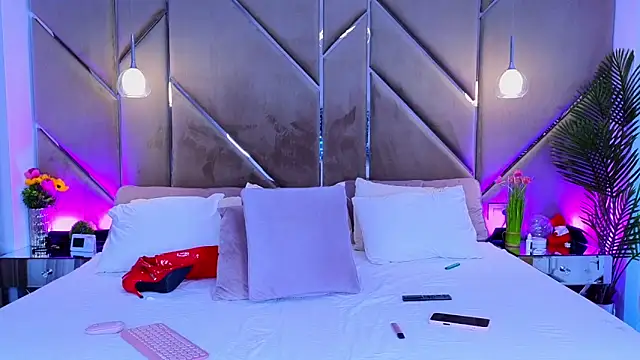 Snapshot of Lellie__ chatting on October 1, 4:13 pm Lellie online show from October 1, 4:13 pm