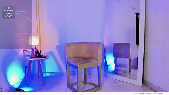 Emylyjonhs online show from February 3, 8:03 pm