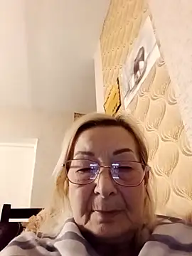 SophiaSky6037 online show from February 18, 12:49 pm