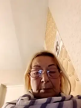 SophiaSky6037 online show from February 18, 5:31 pm