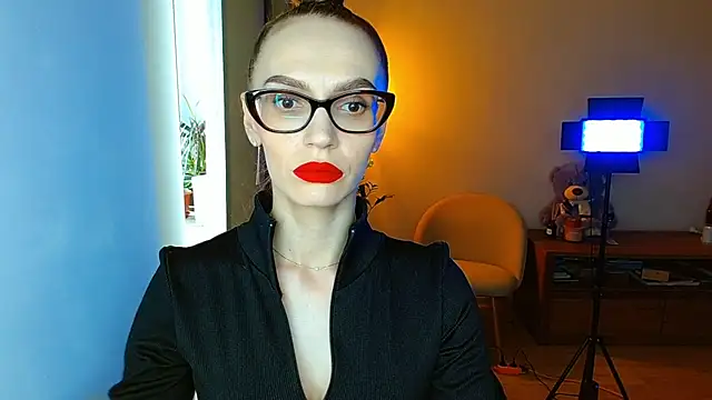 Lady Sunshine  online show from April 15, 9:05 am