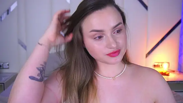 LindsieGreyy online show from March 6, 10:30 am